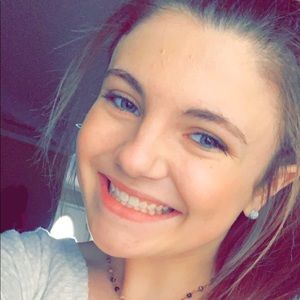 Meet your Posher, Carrie